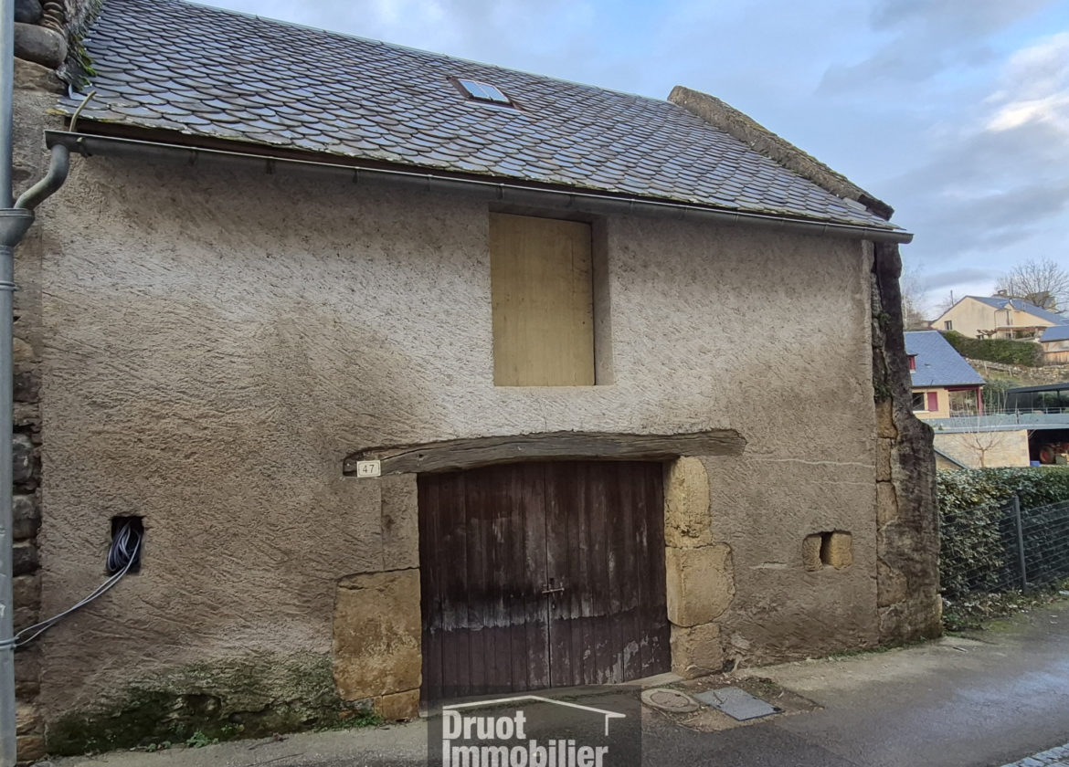 Ancienne grange/étable avec jardin à transformer en habitation