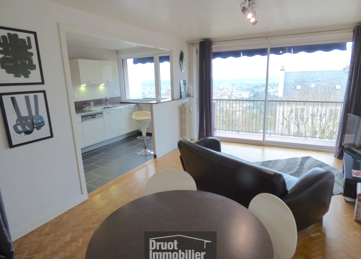 Appartement T2 tour de ville avec ascenseur et balcon