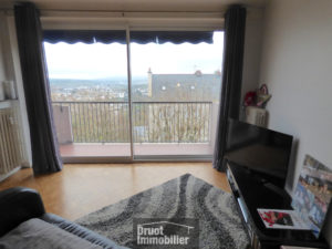 Appartement T2 tour de ville avec ascenseur et balcon
