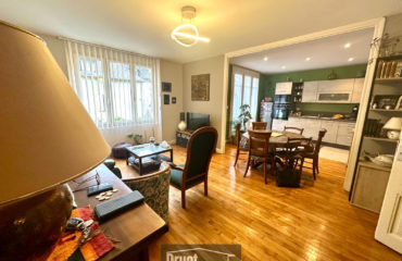 Appartement Type 4 centre ville ESPALION avec cave et garage