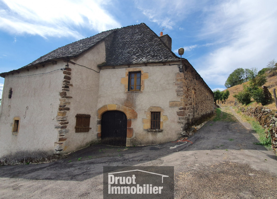 AUBRAC - Maison avec terrain