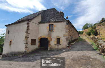 AUBRAC - Maison avec terrain