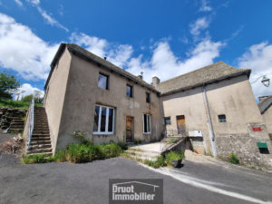 AUBRAC - MAISON - TERRAIN et garage