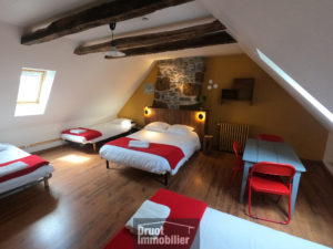 Bâtisse de caractère en plein centre de Laguiole - Idéal activité touristique ou hôtelière