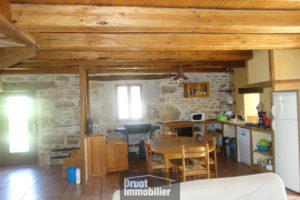 Beau corps de ferme rénové avec gîte