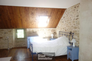 Beau corps de ferme rénové avec gîte