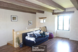 Beau corps de ferme rénové avec gîte