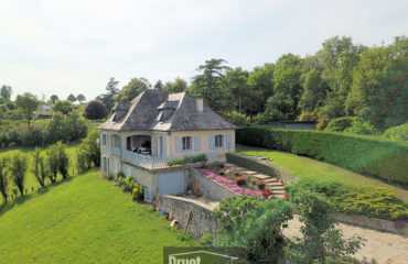 Beau pavillon à ESPALION