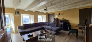 Belle propriété en pierres avec maison d'habitation, dépendances, terrain