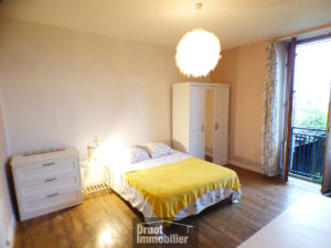  Coeur de village de SAINT AMANS DES COTS, maison de Type 5, 900 m2 de terrain