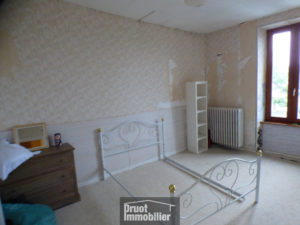  Coeur de village de SAINT AMANS DES COTS, maison de Type 5, 900 m2 de terrain