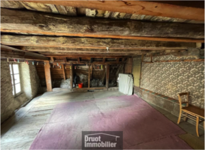  IMMEUBLE A LAGUIOLE (12210)
