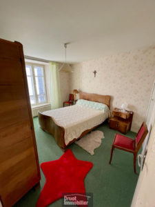  IMMEUBLE A LAGUIOLE (12210)