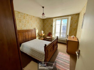  IMMEUBLE A LAGUIOLE (12210)
