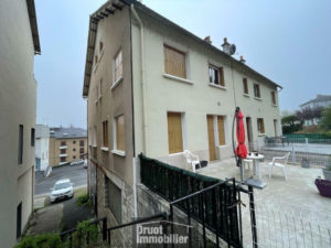  Immeuble coeur de ville d'ESPALION, 5 appartements, garage et atelier