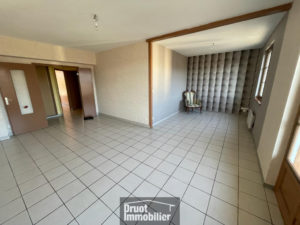  Immeuble coeur de ville d'ESPALION, 5 appartements, garage et atelier