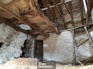  Maison, à rénover, située au centre du village de SAINT COME D'OLT