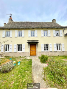  Maison de Caractère à moins de 2km du Lac de Maury