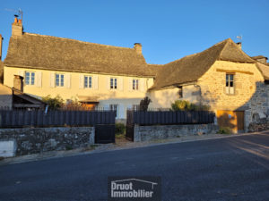  Maison de Caractère à moins de 2km du Lac de Maury