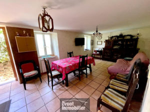  Maison en pierres T4 au coeur d'Espalion