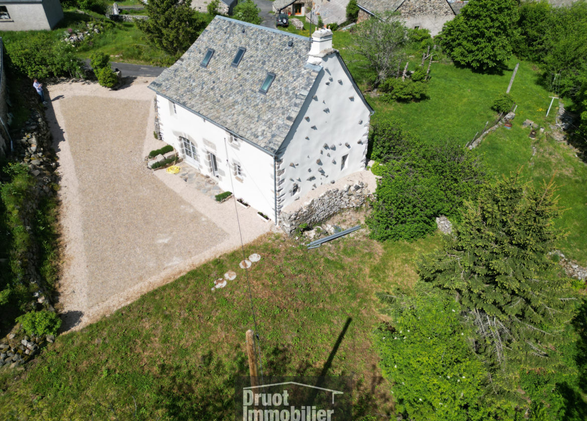 Cadre exceptionnel, maison rénovée à la Trinitat