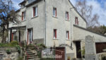 CAMPUAC, maison de village, cour intérieure, garage