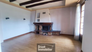 Centre ville ESPALION, appartement de Type 3, balcon, garage.