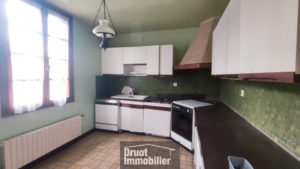 Centre ville ESPALION, appartement de Type 3, balcon, garage.