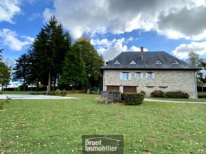 Charmante Maison en pierres de type 8- A moins de 10/12 Minutes du centre ville de RODEZ
