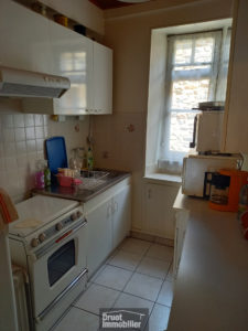 Coeur de village, SAINT COME D'OLT, maison T3 avec balcon, garage