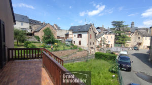 Coeur de ville ESPALION, maison avec garage et jardin