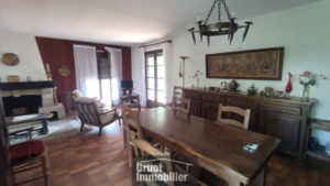 Coeur de ville ESPALION, maison avec garage et jardin
