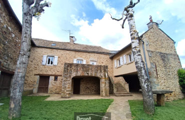 Corps de ferme avec grange et terrain