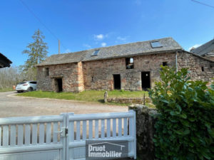 Corps de ferme à 10 minutes de BOZOULS