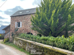 Corps de ferme à 10 minutes de BOZOULS
