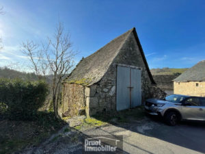 Corps de ferme à 20 minutes d'ENTRAYGUES SUR TRUYERE