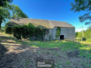 Corps de ferme à 2kms de SAINT AMANS DES COTS