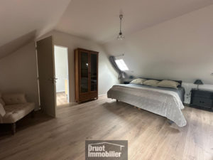 DUPLEX TYPE 4 À LAGUIOLE - ETAT NEUF