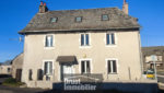 Ensemble de deux maisons, garage, terrasse et jardin