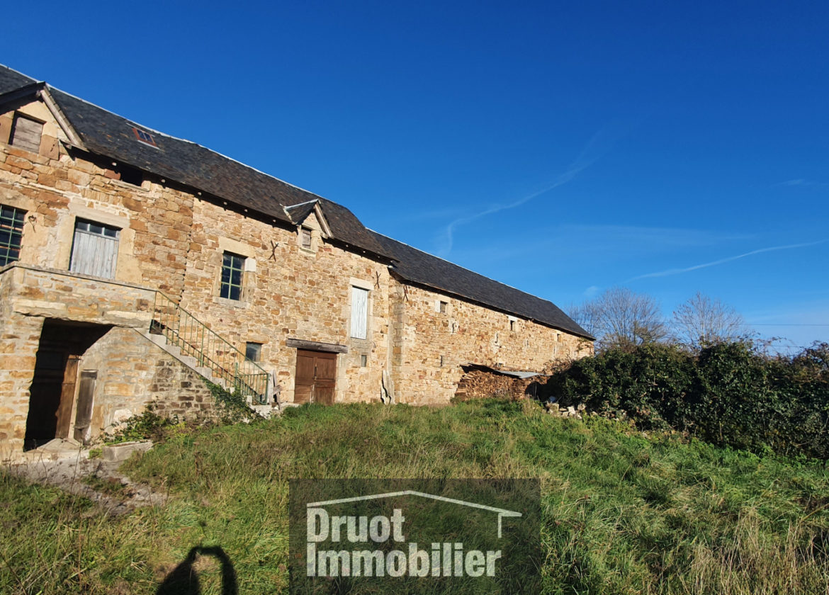 Ensemble immobilier Corps de ferme - implanté sur terrains de 4728m2