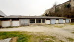 Ensemble immobilier, proche centre ville ESPALION, en pierres, garages, terrain.