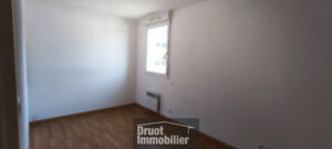 ESPALION, appartement de Type 2, avec 2 emplacements de parkings et balcon