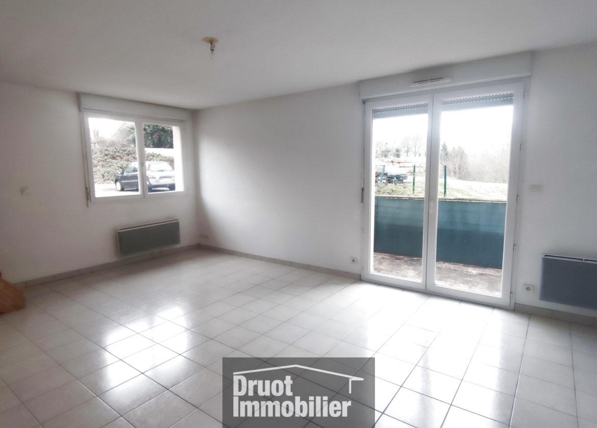 ESPALION, appartement T3 duplex, terrasse, parkings