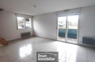 ESPALION, appartement T3 duplex, terrasse, parkings