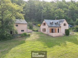 ESPALION, maison de Type 3, garage, terrain de plus d'un hectare