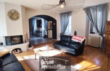 Exceptionnel, maison de ville, hyper centre ESPALION