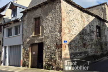 Grange à rénover centre ville ESPALION.