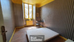 IMMEUBLE- 3 Appartements - 2 locaux commerciaux - Cour intérieure