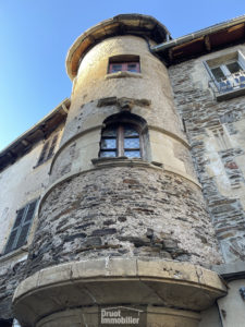 Immeuble de caractère avec terrain - ESTAING