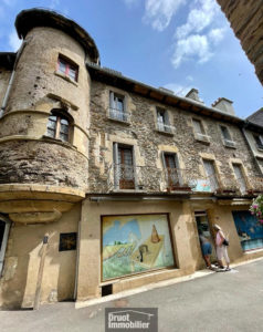 Immeuble de caractère avec terrain - ESTAING